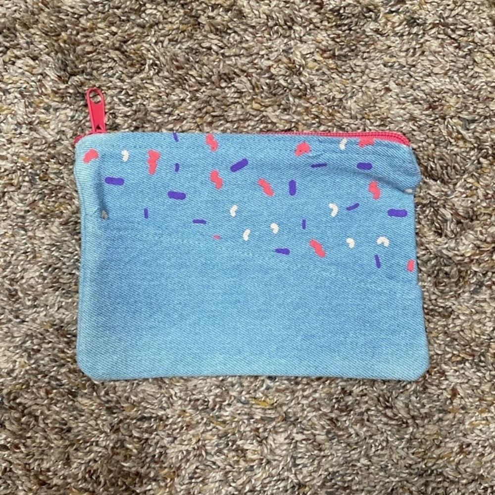 Cosmetic bag bundle - Picture 8 of 12